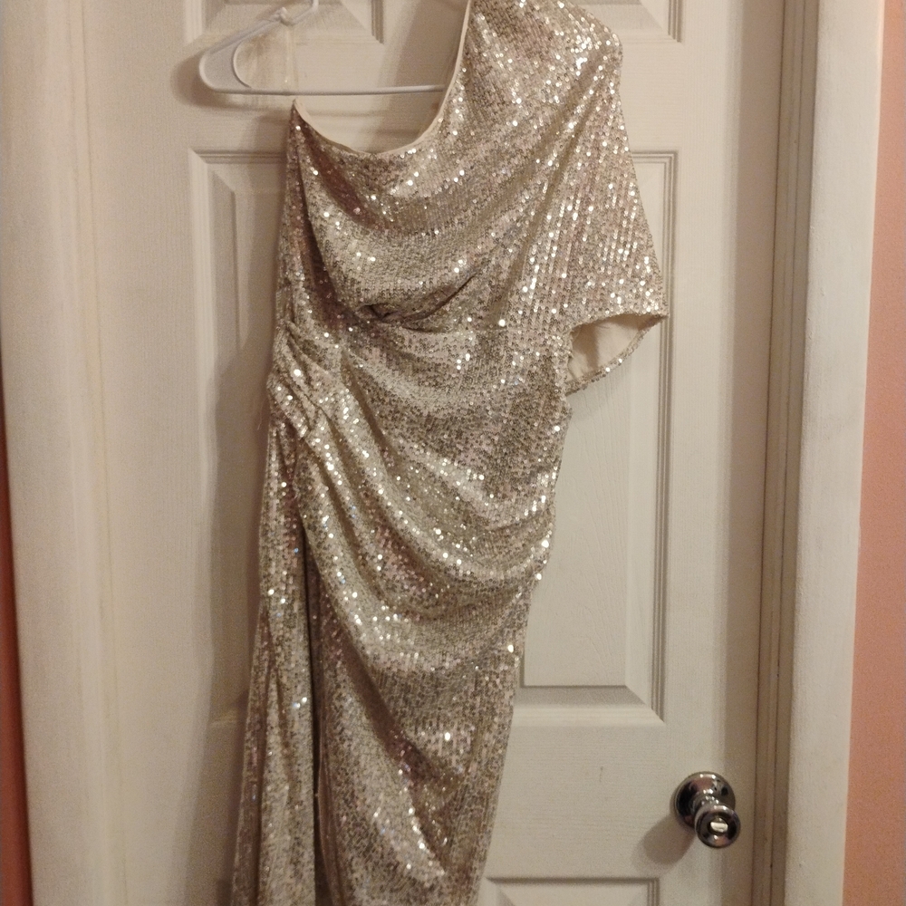 DO+BE Shimmering Gold Sequin One Shoulder Dress